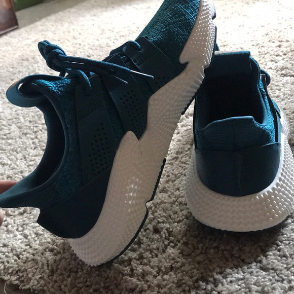 Adidas shoes - Picture 4 of 4